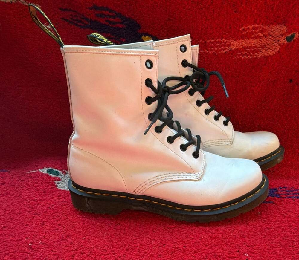 Dr. Martens 1460 White Smooth Leather 8-Eye Lace-Up Boots US 9